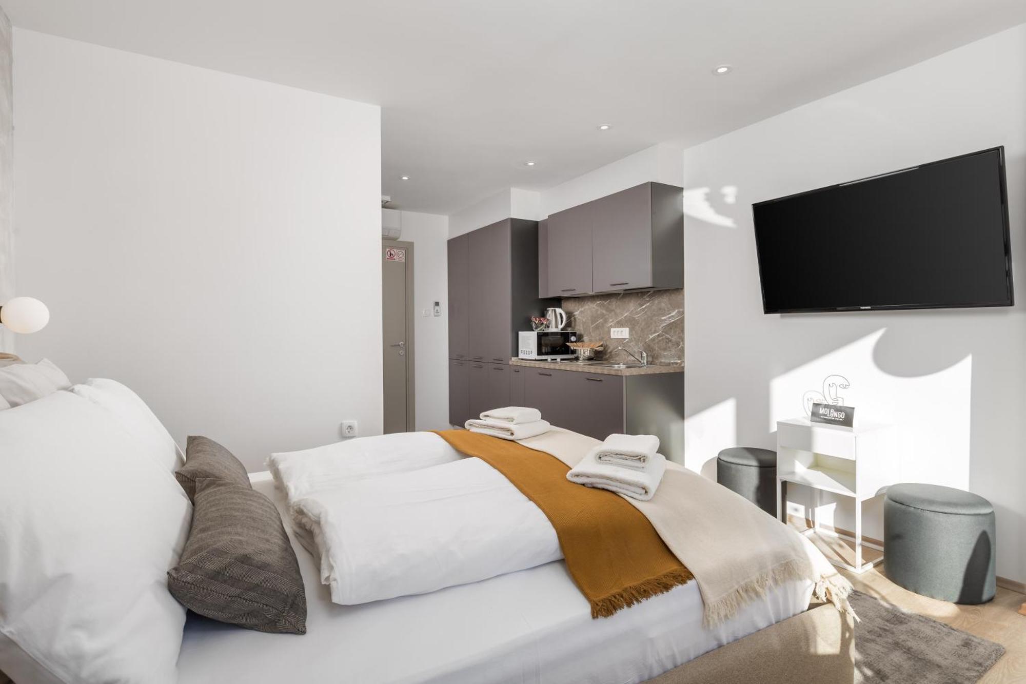 Molo Longo - Central Apartments & Rooms Риека Экстерьер фото