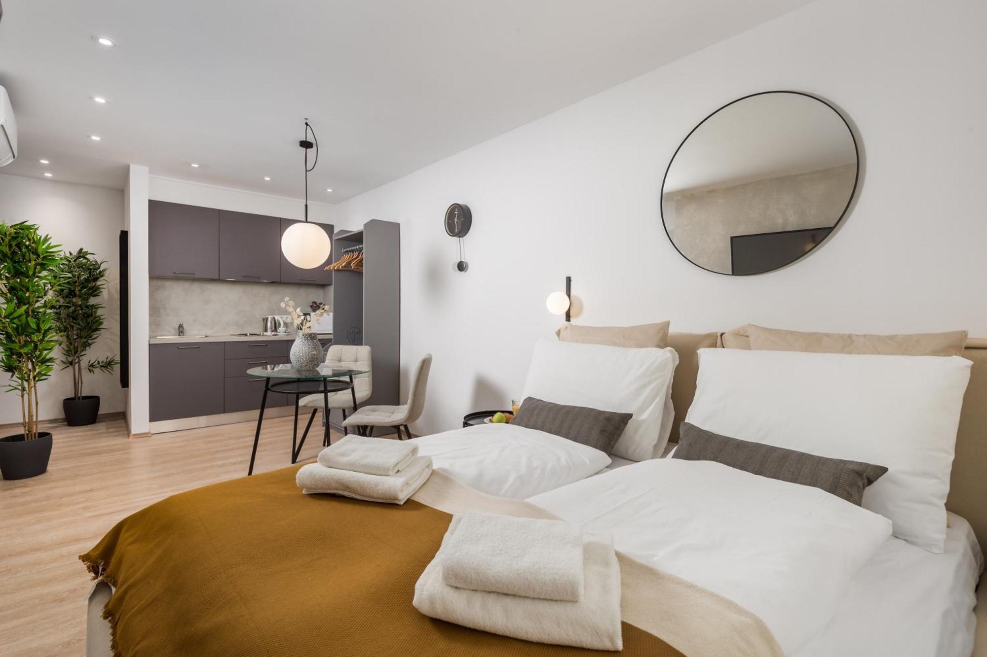 Molo Longo - Central Apartments & Rooms Риека Экстерьер фото