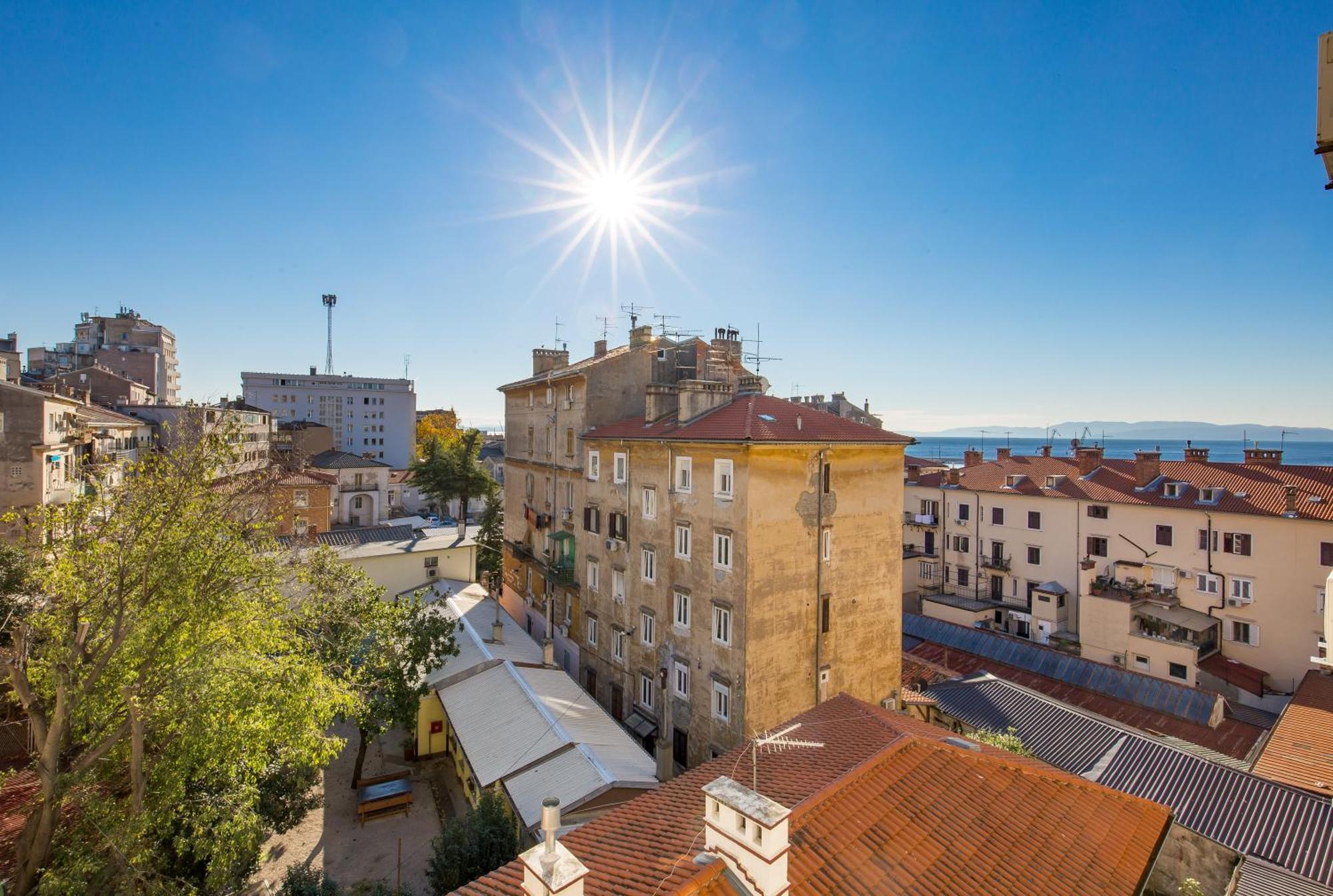 Molo Longo - Central Apartments & Rooms Риека Экстерьер фото