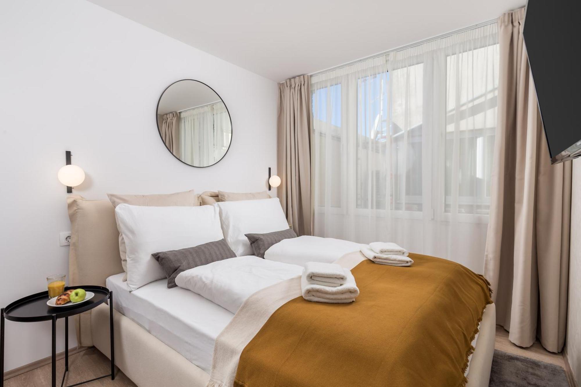 Molo Longo - Central Apartments & Rooms Риека Экстерьер фото